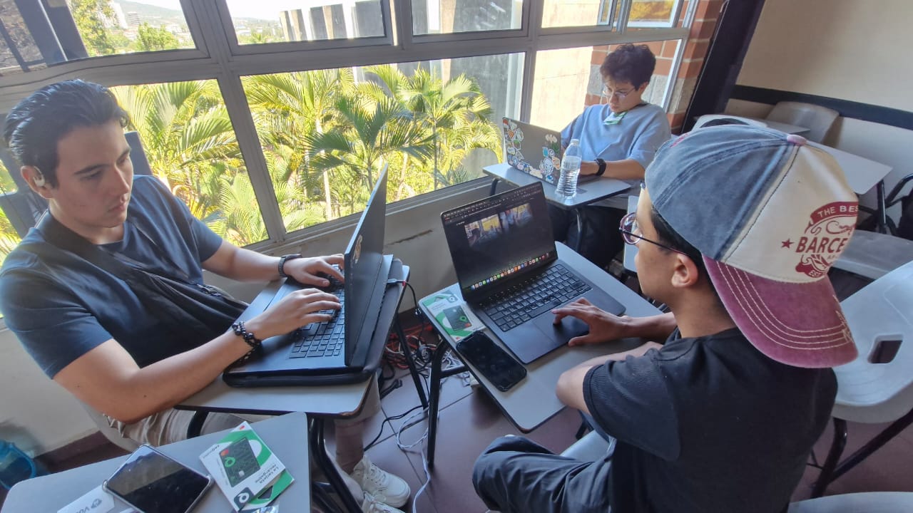 scapeT team collaborating at the Hackathon